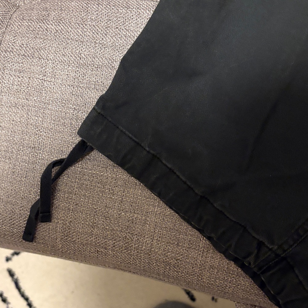 Old Navy Women's Dark Gray Cargo Pants - Picture 5 of 5
